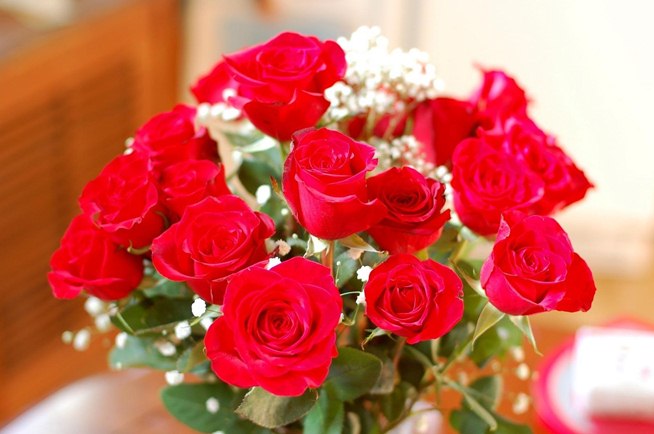 ... Spend Less on Last-Minute Valentine's Day Flowers for Your Girlfriend