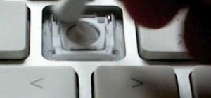 Clean your Mac computer keyboard