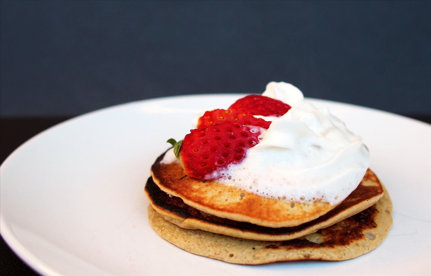 How to Make 2-Ingredient Pancakes That Are High Protein, Low-Carb & Gluten-Free
