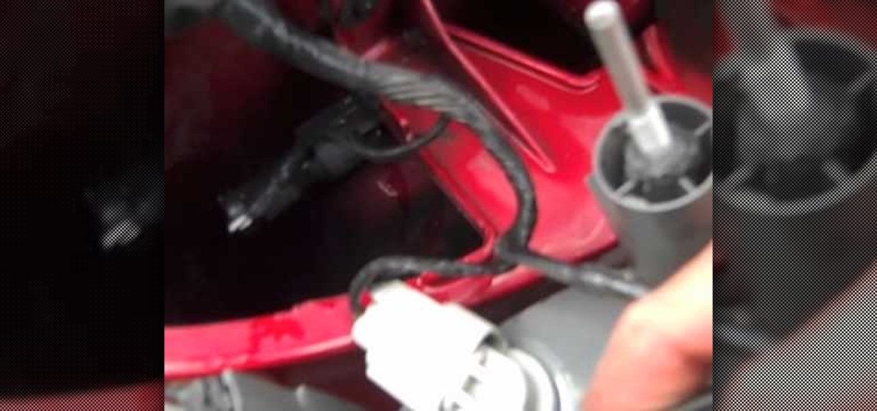 Replacing ford focus brake light bulbs #2