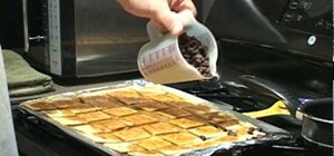Make chocolate toffee crackers