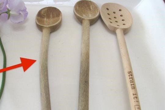 Why use a wooden spoon instead of a metal spoon Why Does A Wooden Spoon Stop Pasta From Boiling Over Food Hacks Wonderhowto