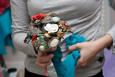 Make your own vintage-inspired brooch bouquet