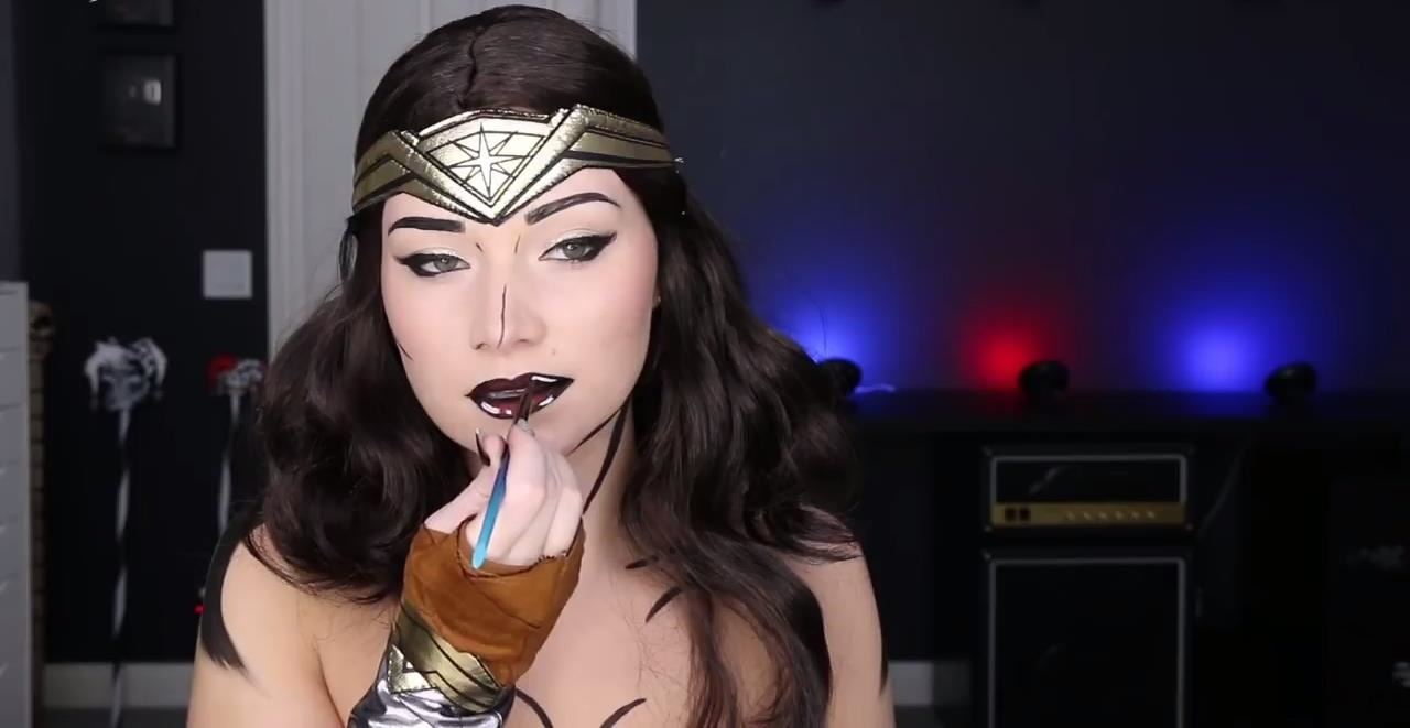How to Get Wonder Woman's Look for Halloween — 4 Different Makeup Styles from Comics to Movie