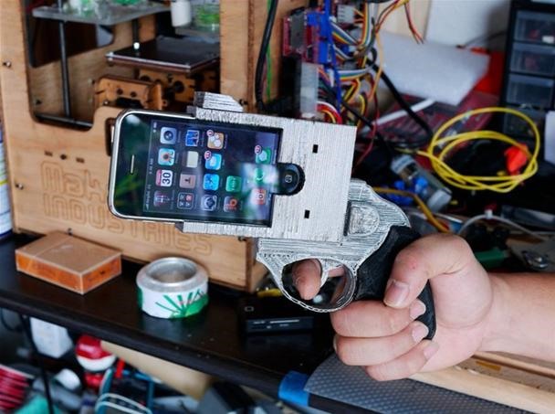 Careful. Don't Answer Your iPhone Gun Around Trigger Happy Cops