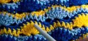 Crochet a blanket with the wavy shell stitch