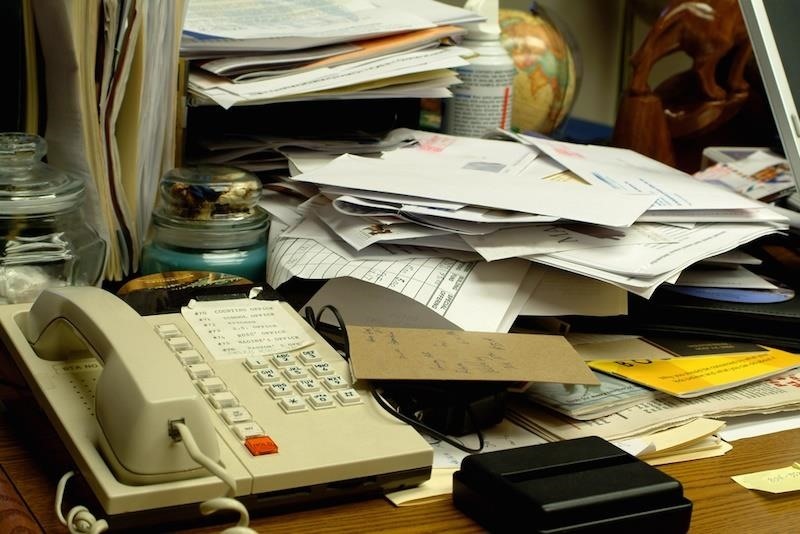 Attention All Neat Freaks—A Messy Desk Can Actually Make You More Productive at Work