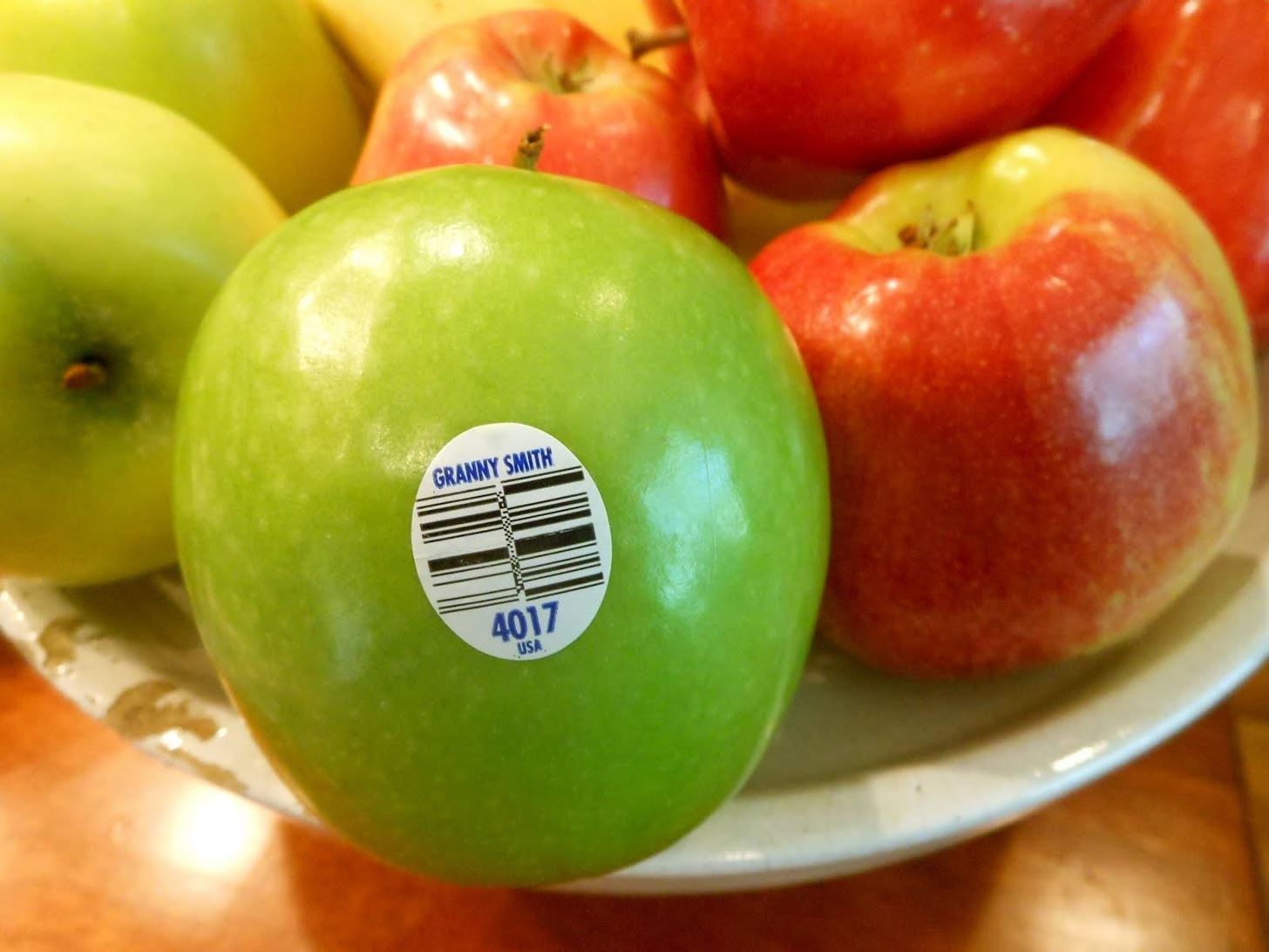 Decoding Produce Stickers: The Hidden Meaning Behind Fruit & Vegetable Labels
