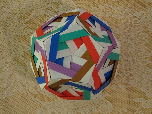 Math Craft Inspiration of the Week: The Intricate Sonobe Art of Meenakshi Mukerji