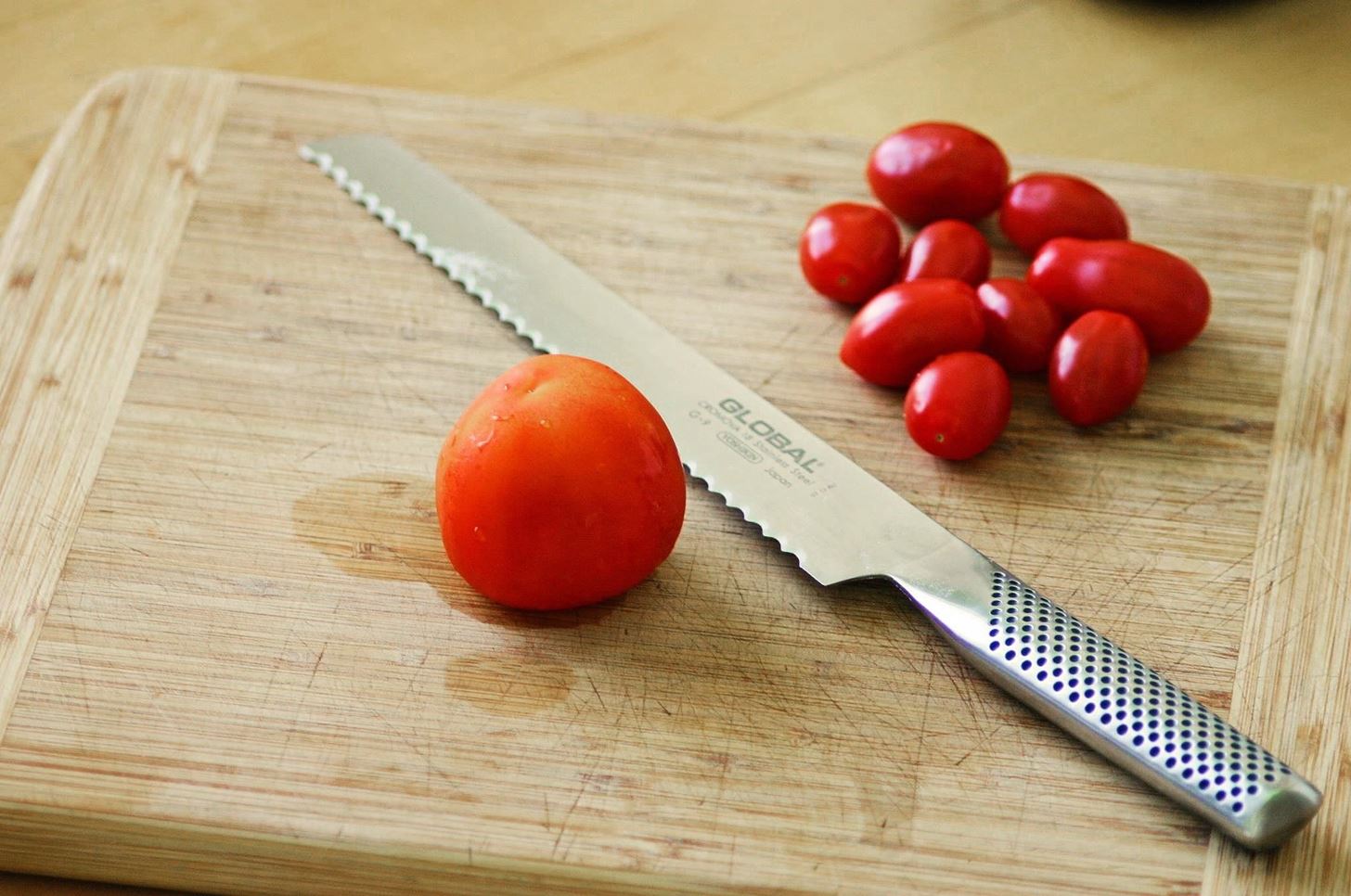 The Right Way To Cut A Tomato