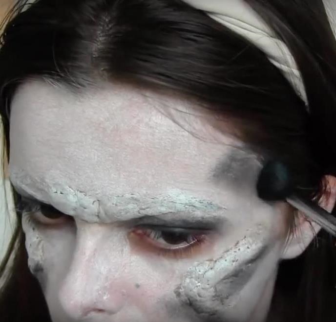 How to Become a Game of Thrones White Walker This Halloween