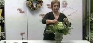 Make a silk hydrangea floral centerpiece