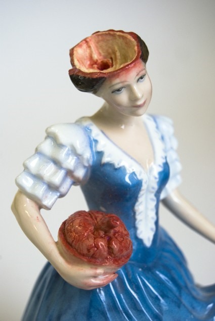 Gorcelain, the Bloody Side of Porcelain