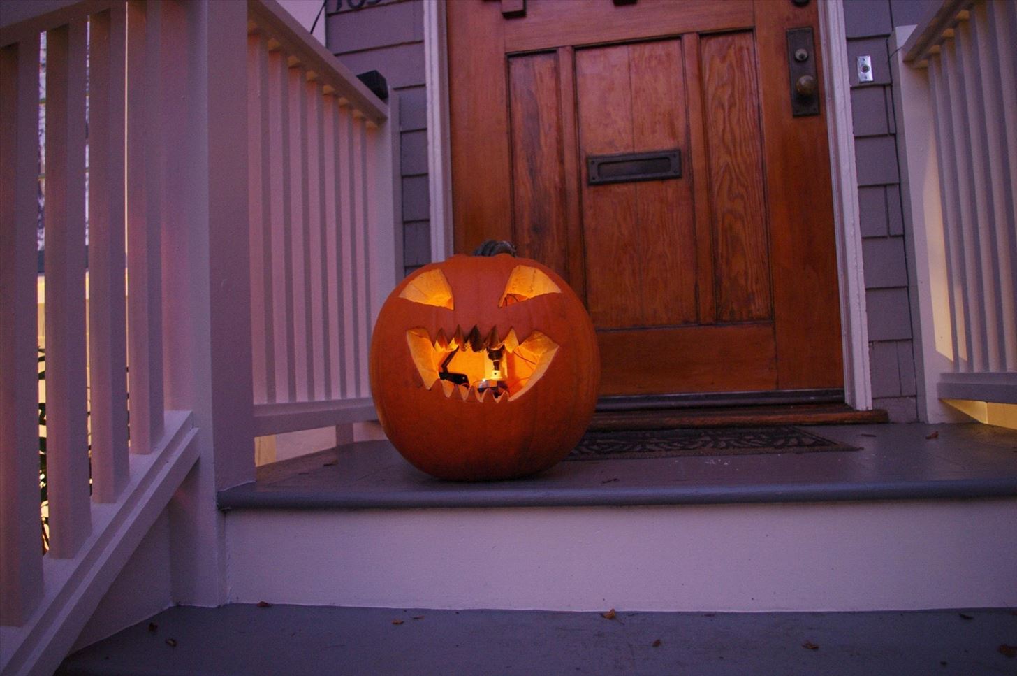 5 Extremely Flammable Jack-O'-Lanterns That'll Set Your Heart on Fire