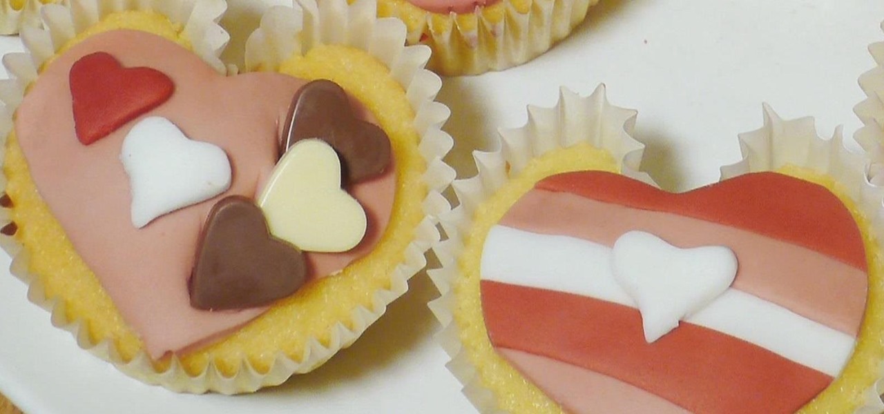 Make Heart-Shaped Cupcakes for a Valentine's Day Surprise
