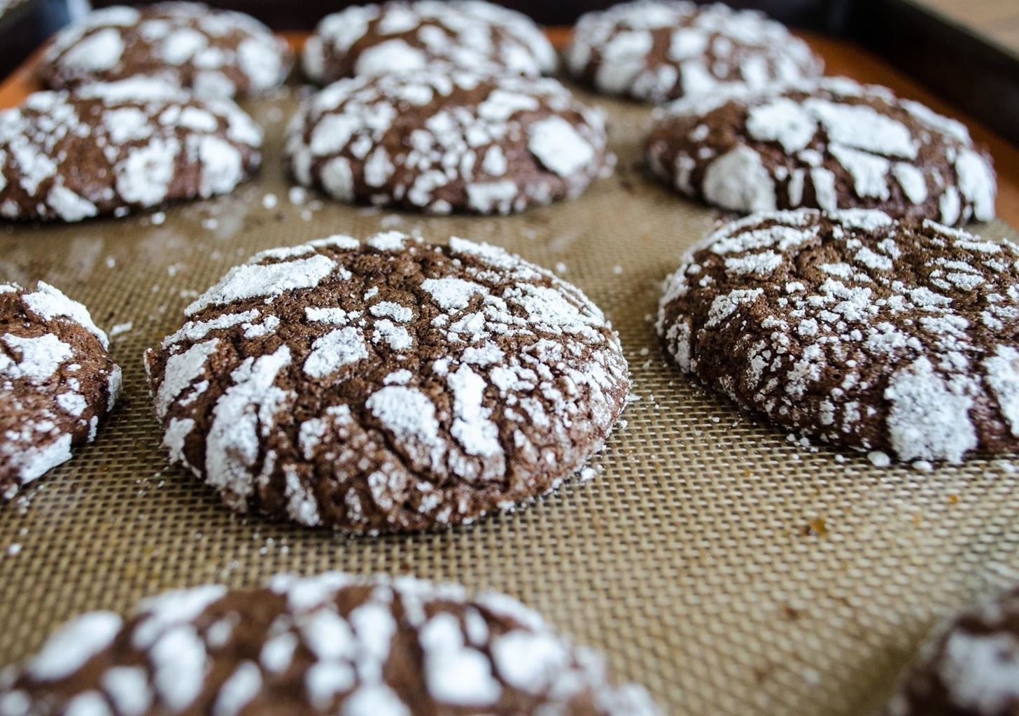 5 Tricks You Need to Know to Make Perfect Chocolate Crinkle Cookies