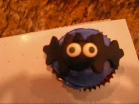 Make fall themed cupcakes