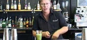 Mix a sangrita verde cocktail