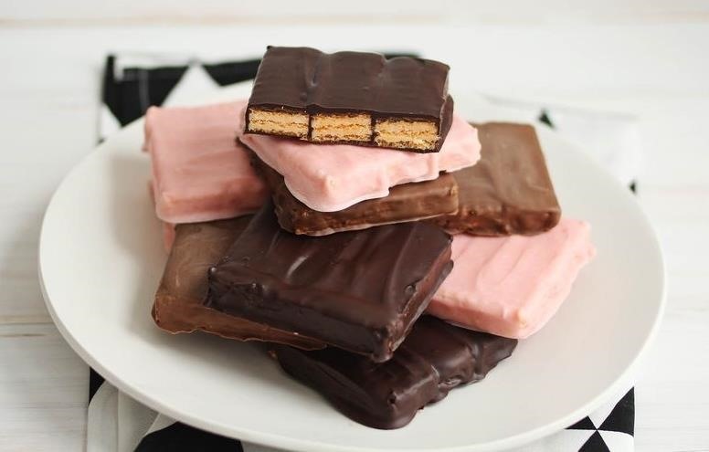 DIY Tastes Better: How to Make Homemade Kit Kat Bars in Any Flavor, Color, or Size You Want