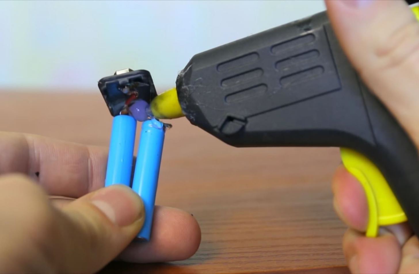 Turn an Ordinary 9-Volt Battery into a Secret Safe