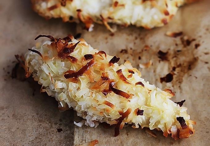 5 Reasons to Always Have Coconut Flakes in the Kitchen