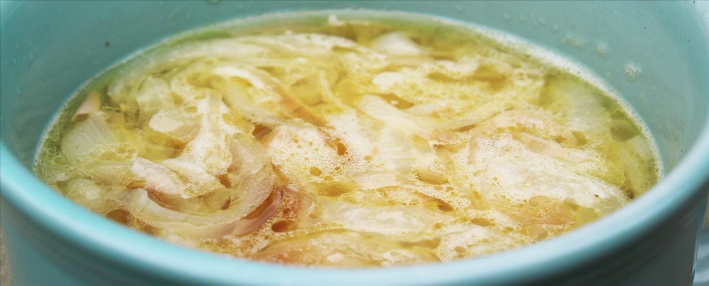 The Easiest Way to Make Homemade French Onion Soup—In Your Microwave