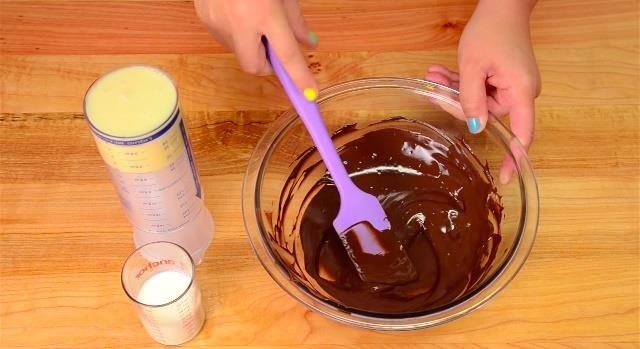 How to Make Homemade Nutella (That's Better Than the Real Stuff)