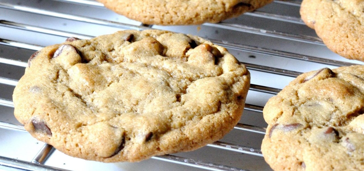The Effortless Secret to Baking Perfect, Crispy-Edged Cookies with Chewy Centers