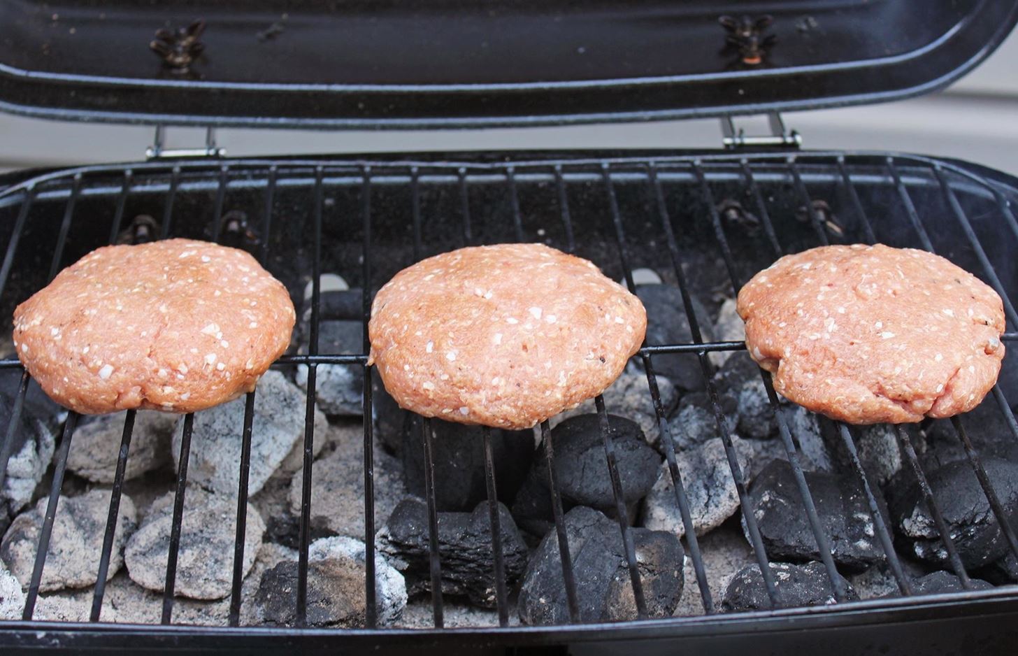 How to Trick Beef Lovers into Eating Your Turkey Burgers
