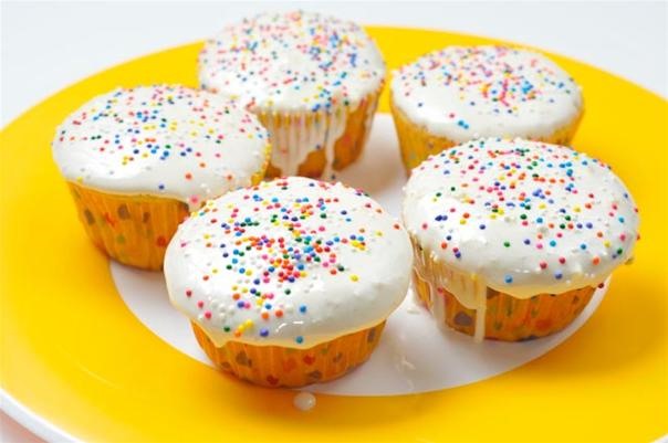 RECIPE: Birthday Funfetti Cupcakes