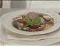 Make roe deer medallions with a green pepper sauce