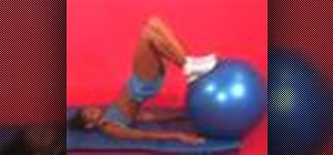 Exercise with the bridge & leg curl on stability ball