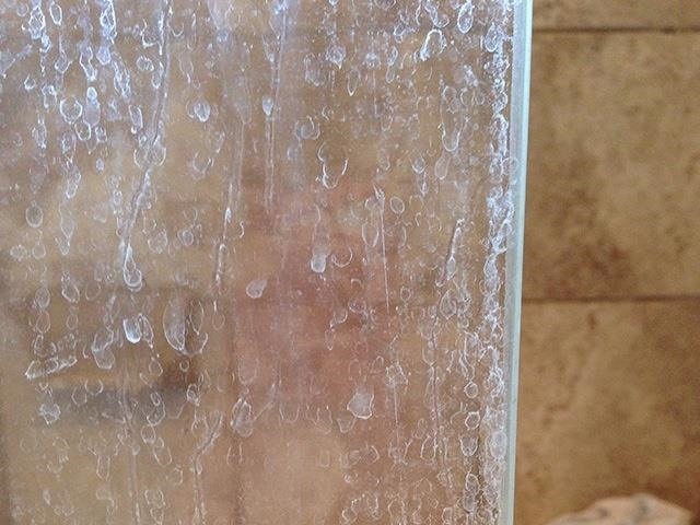 How to clean glass shower doors with soap scum