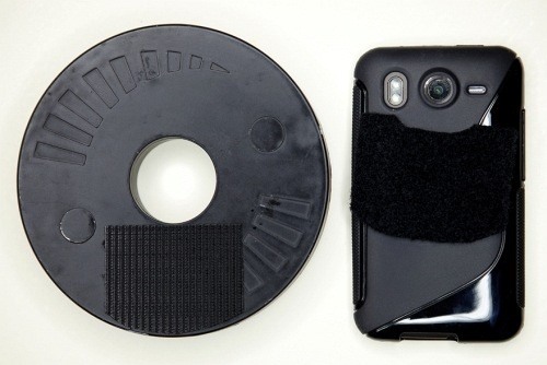 How to Build a Cheap Ring Light for Your Smartphone with Velcro and an LED Camping Tent Light