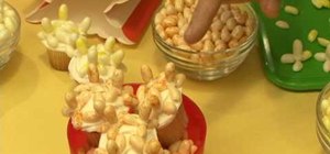 Decorate movie popcorn cupcakes