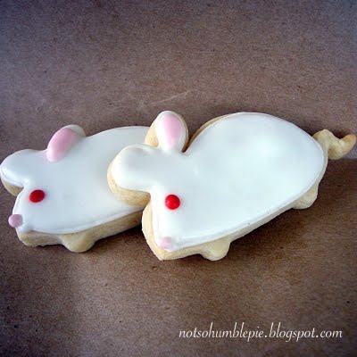 Holiday Cookies: Lab Mice, Chocolate Atoms & Gingerbread Scientists
