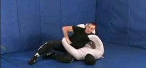 Use the Submission Master grappling dummy
