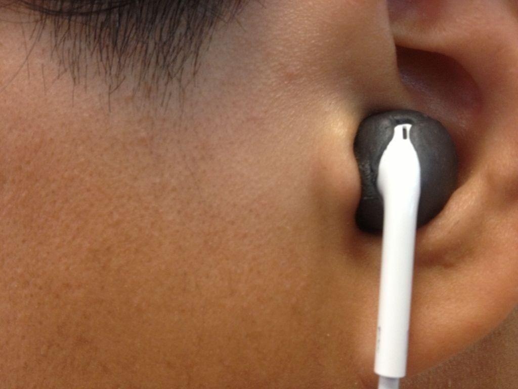 How to Make Your New Apple EarPods Fit Better in Your Ear with Sugru