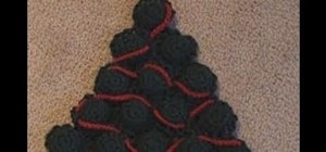 Crochet a Christmas trivet for serving hot holiday dishes