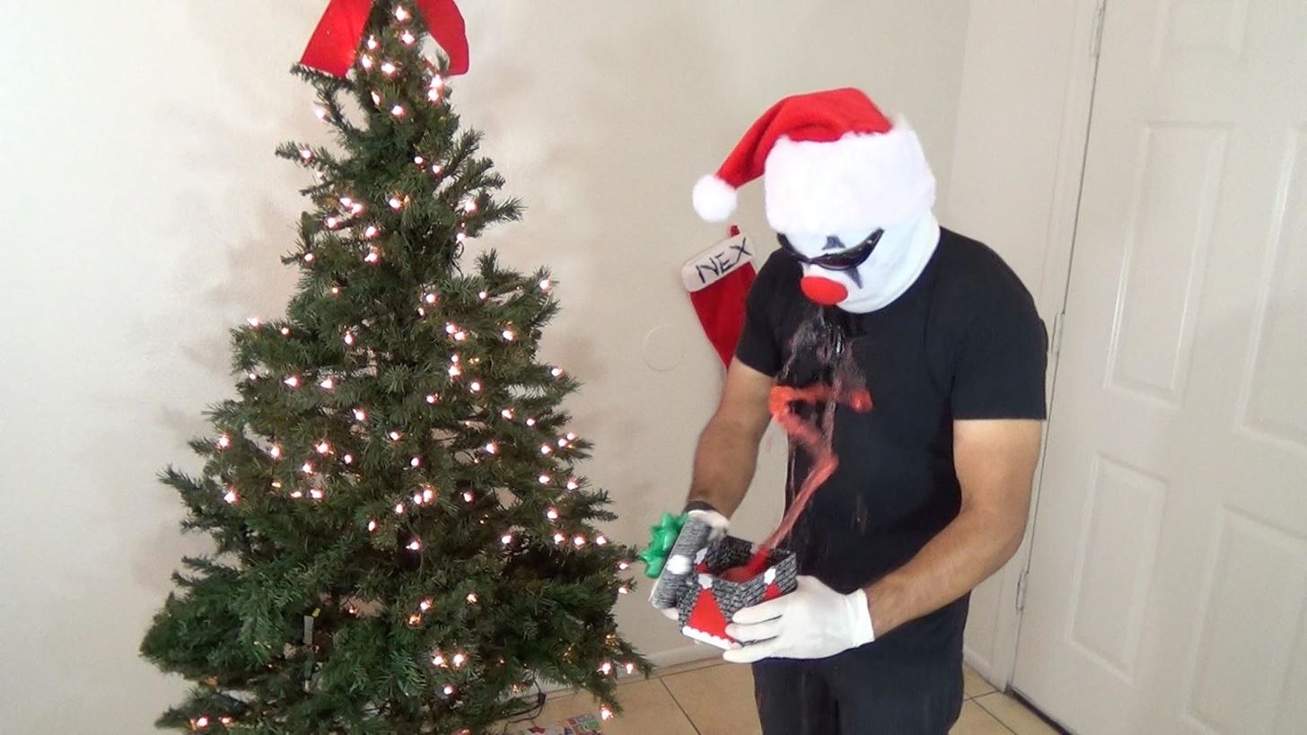 10 Super Evil Christmas Gift Pranks You Can Do This Holiday Season!