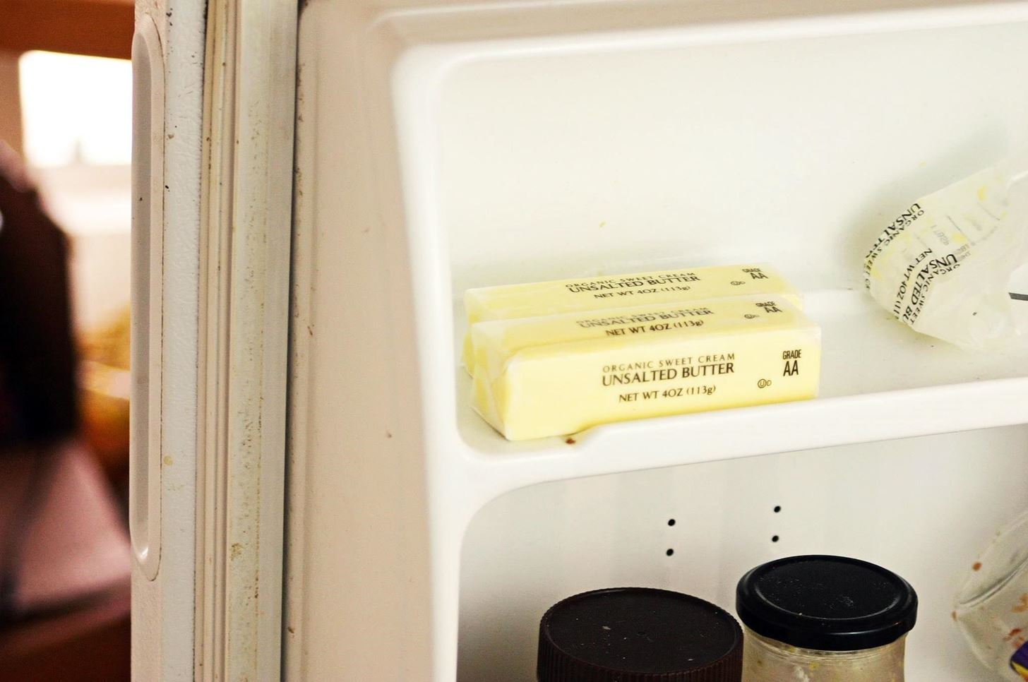 How to Organize Your Fridge More Efficiently