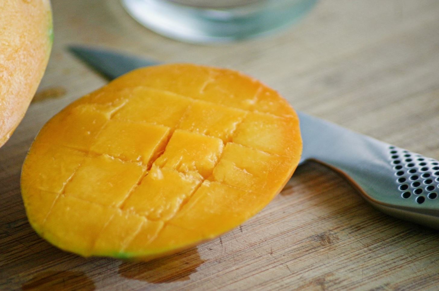 The Best Way to Peel a Mango