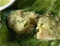 Make chicken tamales with tomatillo sauce