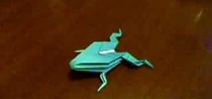 Origami a jumping frog