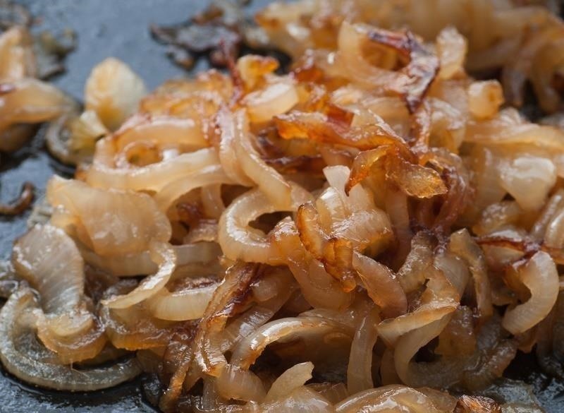 7 Brilliant Food Hacks for Onions in the Kitchen & Beyond