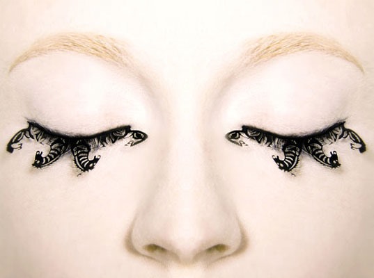 Papercraft Redefines Fake Eyelashes