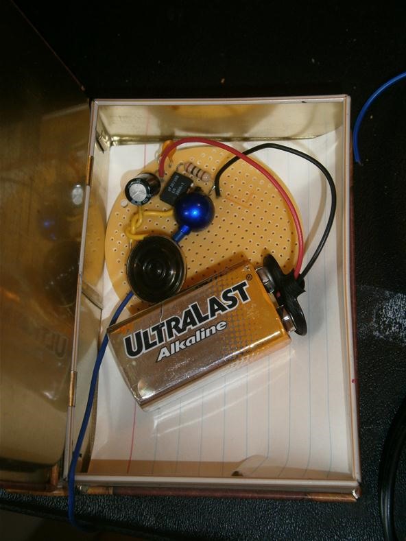How to Build Your Own Mini Altoids Guitar Amp for About $5