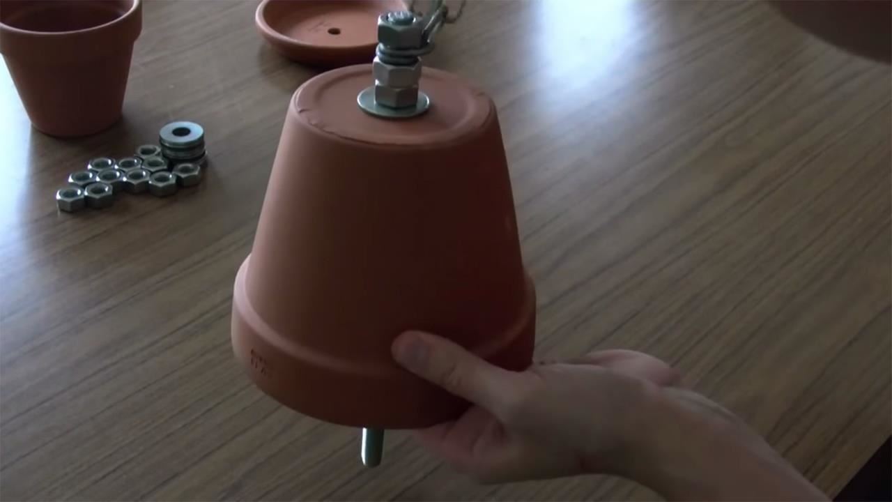 How to Make an Elegant No-Gas, No-Electricity Heater for the Winter