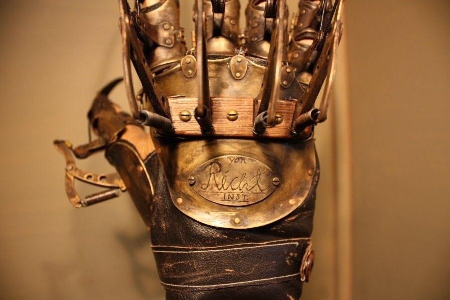Amazing Steampunk Claw Glove