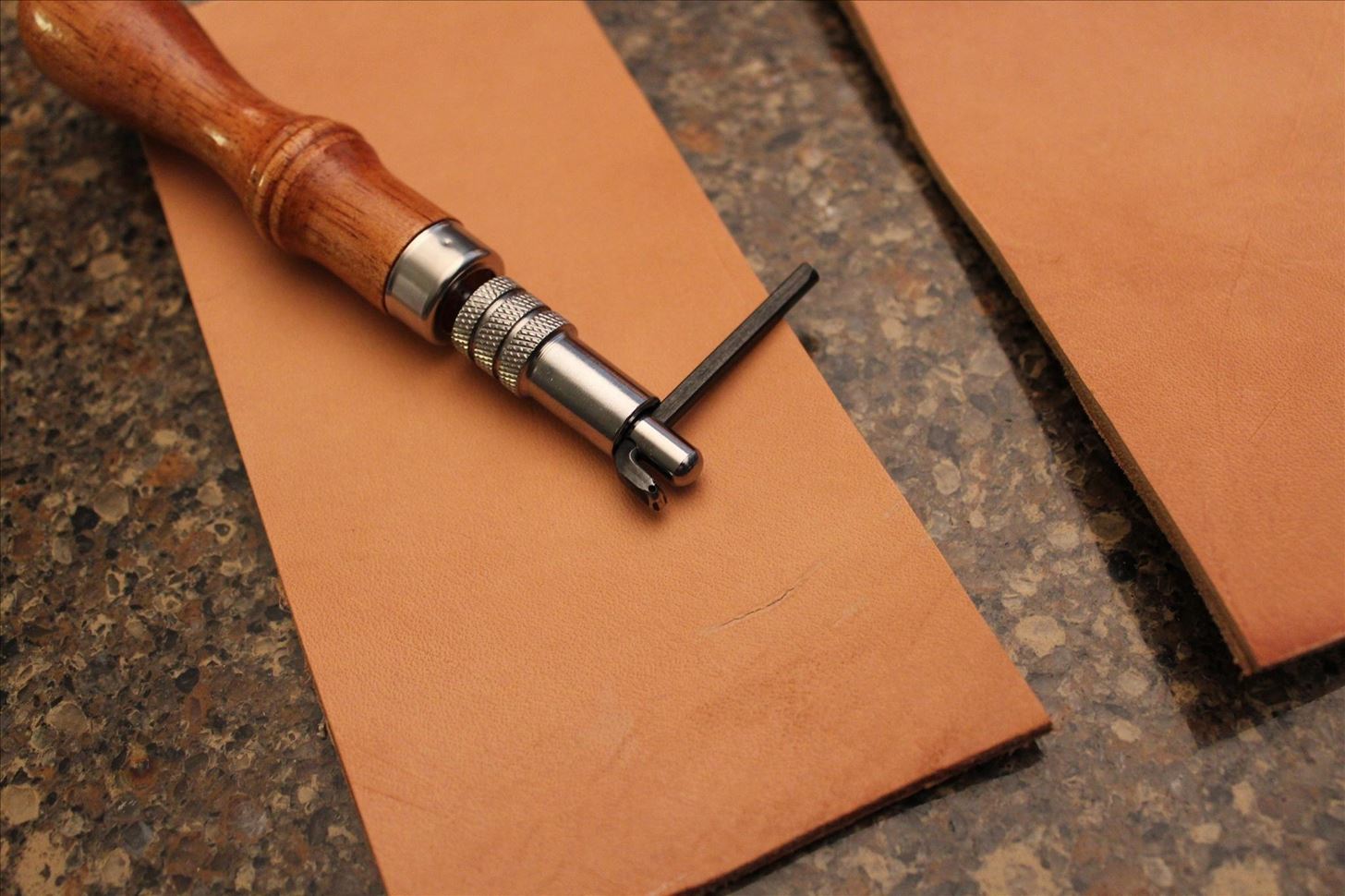 The Quick and Dirty Beginner's Guide to Steampunk Leatherworking, Part One